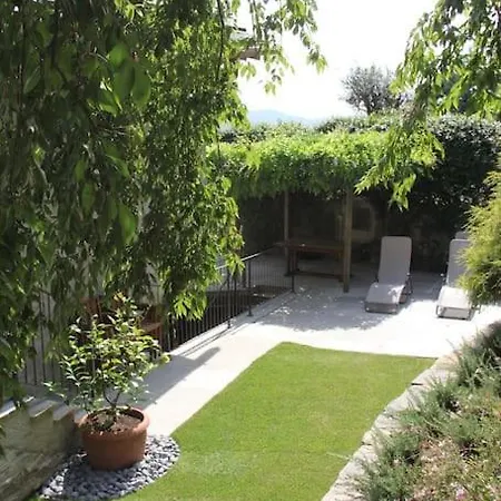 Toldino House 4 Min By Car To 別荘 チェルノッビオ