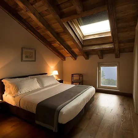 Toldino House 4 Min By Car To 別荘 チェルノッビオ